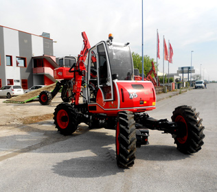 R45 Big Foot  - Differential locking device and four steering wheels