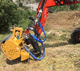 R45 Big Foot - Specific hydraulic systems to operate with mulchers