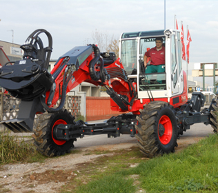 R555H Big Foot Forester - 4 ruote motrici sterzanti