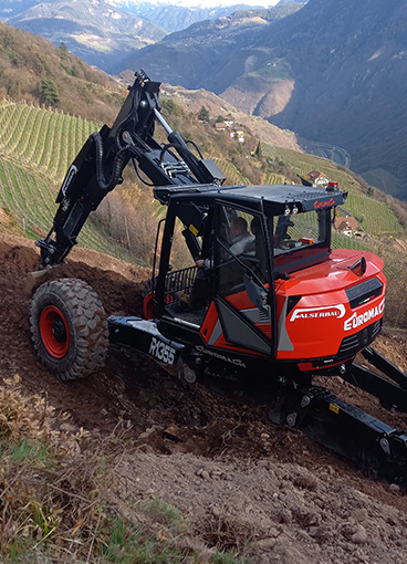 Walking excavator R1355