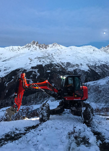 4WD walking excavator